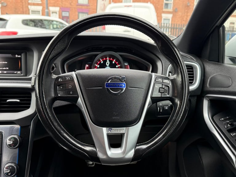 2015 Volvo V40 2.0 T2 R-Design Hatchback 5dr Petrol Manual Euro 6 (s/s) (122 ps) HATCHBACK Petrol...
