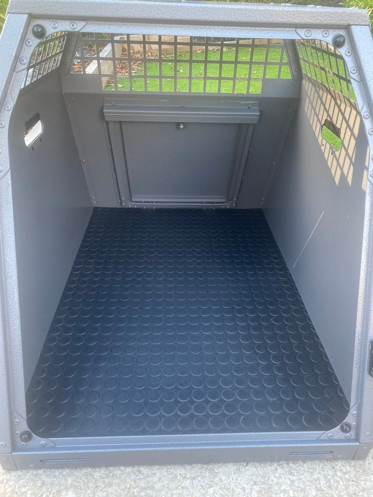 Transk9 B23 - B24 - B37 dog crate also DT box