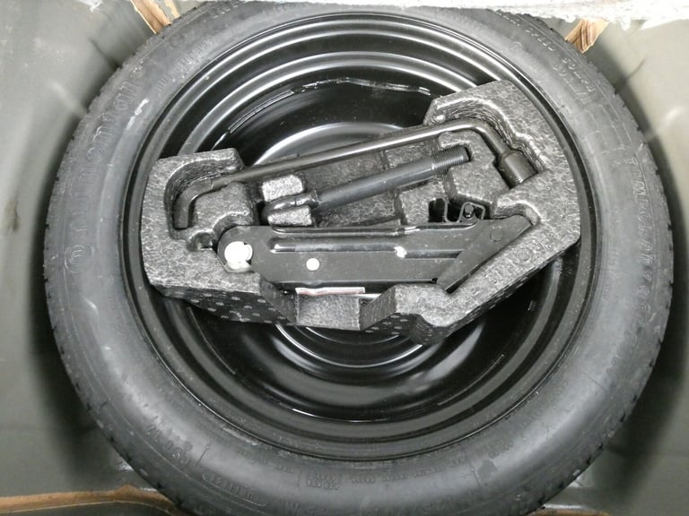 1.2 PureTech Allure 3dr £20 TAX +6 SERVICE +BTOOTH +CRUISE +REV CAMERA*