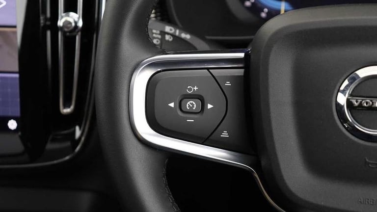 2025 Volvo XC40 Black Edition Ultra B3 Mild hybrid Petrol Automatic SUV Hybrid Automatic