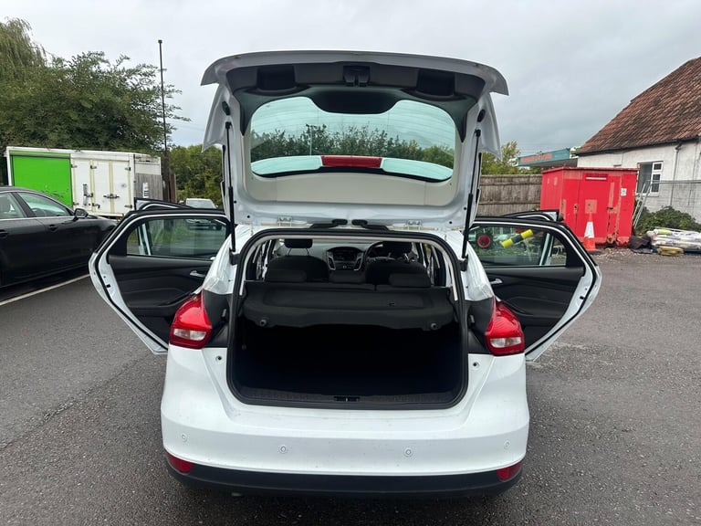 2016 Ford Focus 1.0T EcoBoost Titanium Euro 6 (s/s) 5dr HATCHBACK Petrol Manual