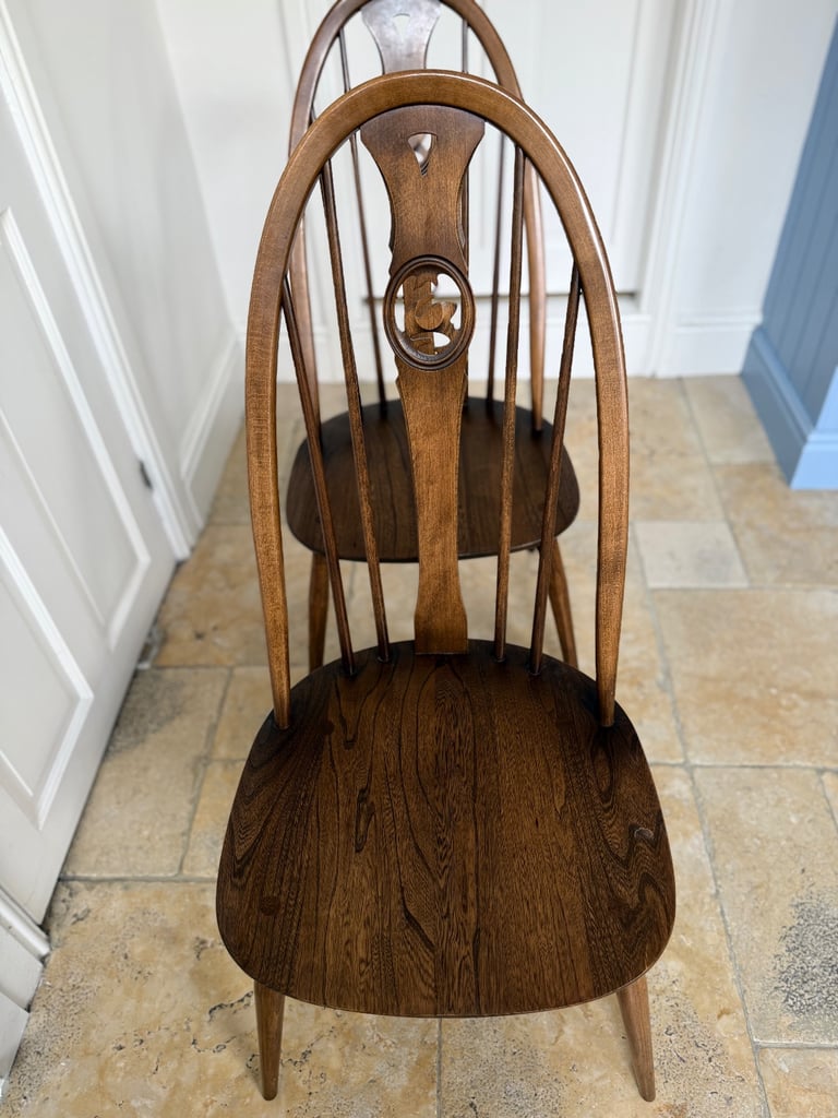 Ercol Extending Dining Table & 4 Chairs