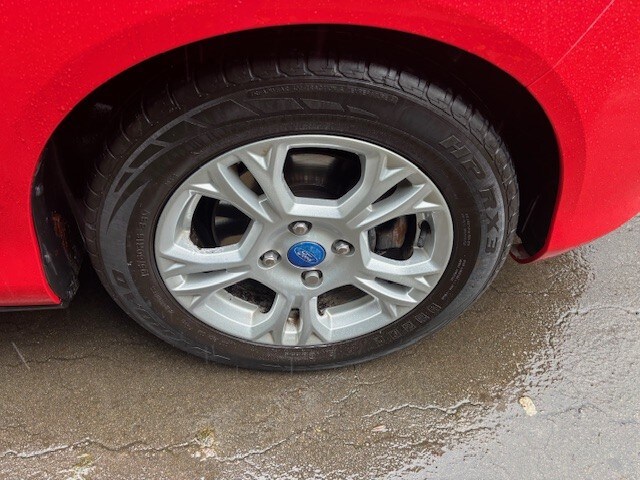 FORD B-MAX 1.5 TDCi Zetec Red Manual Diesel 2015