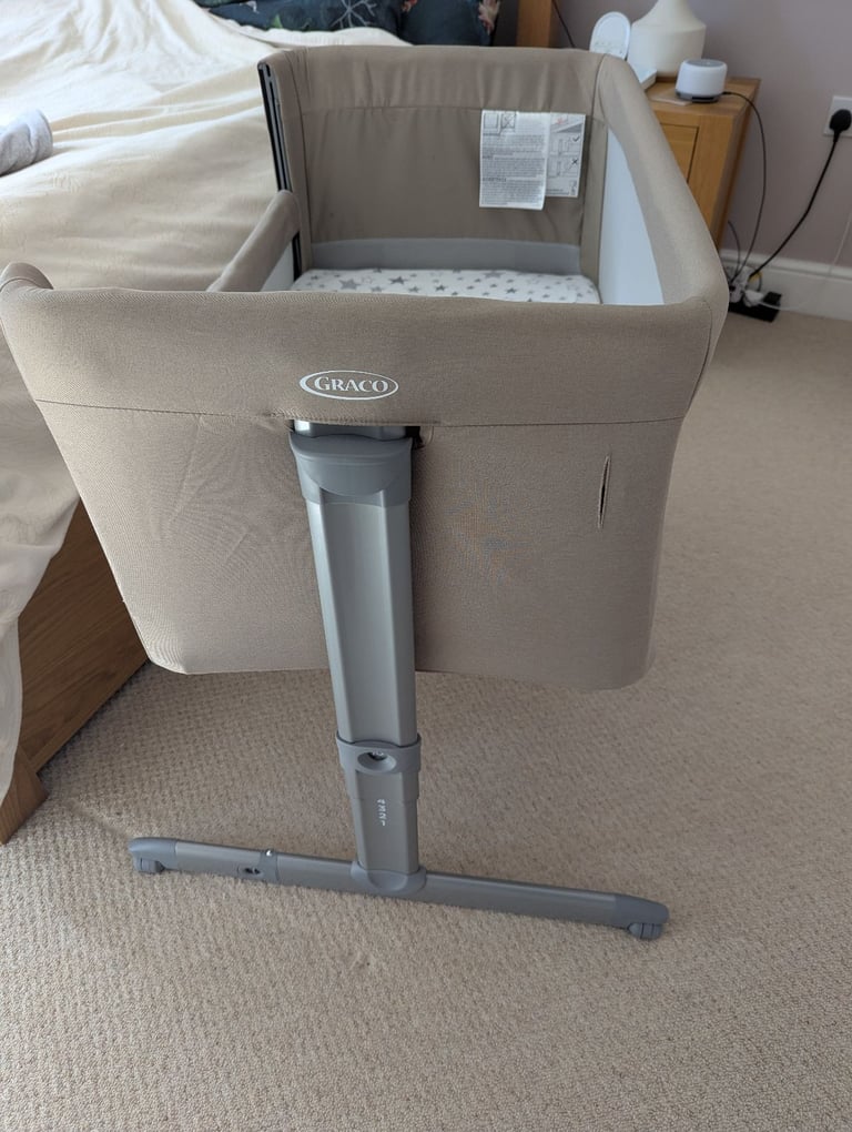 Graco next to me crib (oat colour, like new)