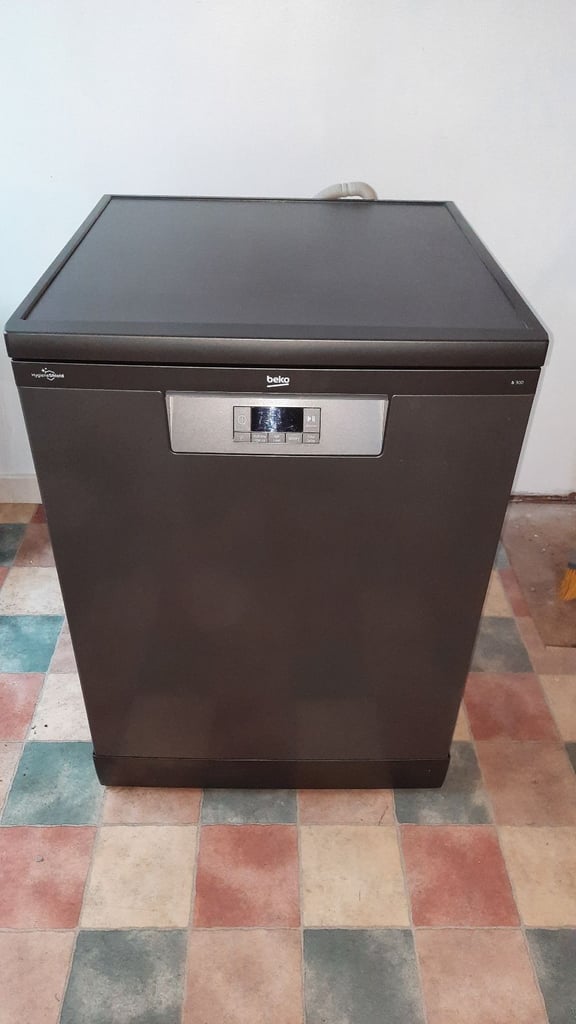 Beko freestanding dishwasher