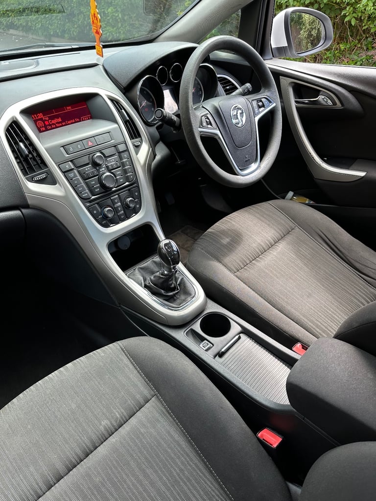 2011 Vauxhall Astra 1.7 Diesel 3 Months Mot Full Service Excellent Condition Car