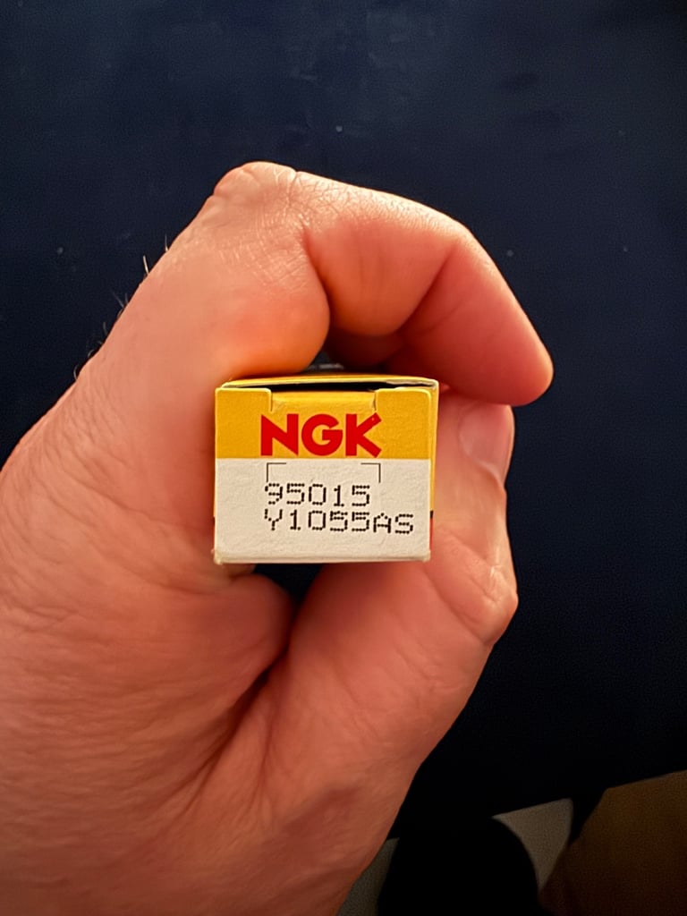 NGK Pencil-Type Glow Plug Y1055AS (NGK 95015)
