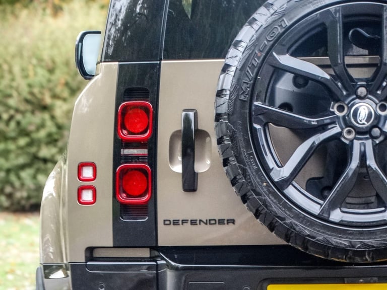2024 Land Rover Defender 90 3.0 D250 MHEV Hard Top SUV Auto 4WD SWB Euro 6 (s/s) 3dr PANEL VAN Di...