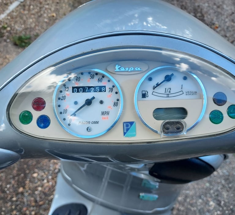 Piagggio vespa et4