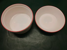 Souffle dish and pie dish
Made by t.g.green ltd 