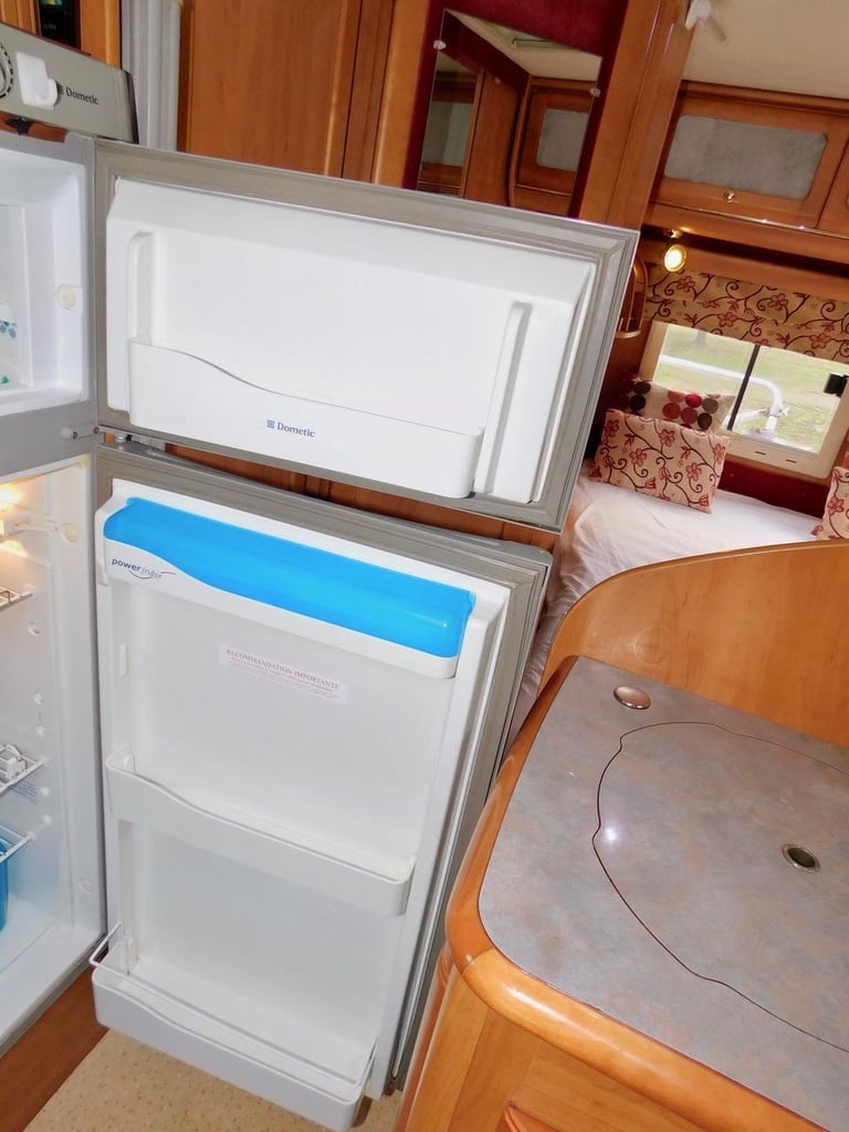 RAPIDO 786F Fiat 2.8 Jtd 4 Berth with Fixed Rear French DOUBLE BED for Sale