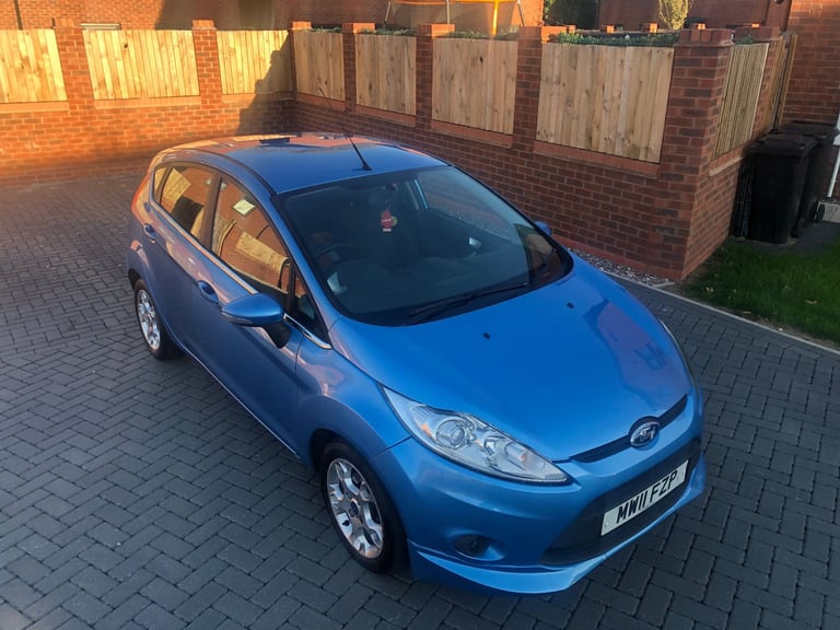 Ford Fiesta (11) Zetec 1.4 TDCi Diesel 5dr. Long MOT. £20 tax. 60 MPG. Low insurance. Brilliant cond