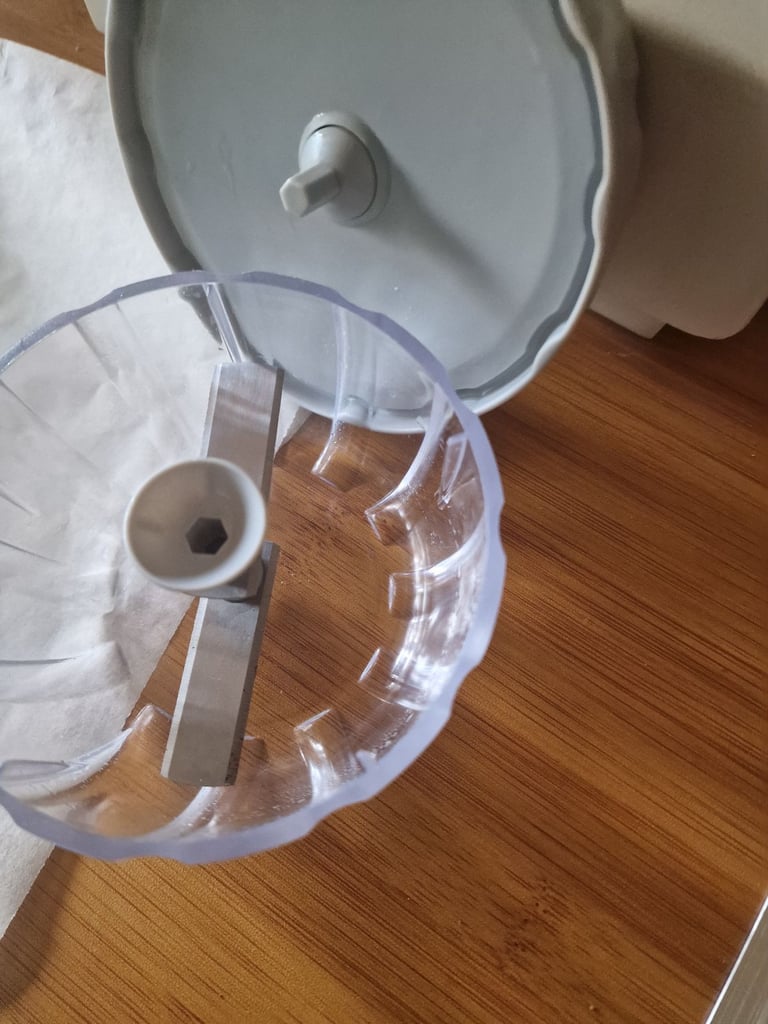 Mini hand chopper 