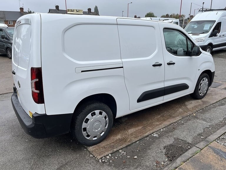 2022 Vauxhall Combo Turbo D 2300 Dynamic Panel Van Diesel Manual