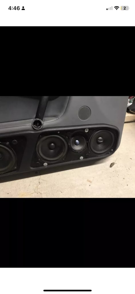 Audi TT jehnert speakers set up