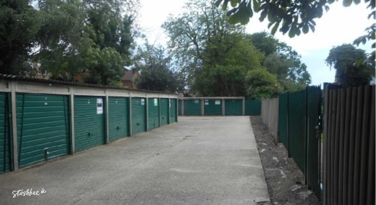 Garage to rent in London (N22) | Stashbee