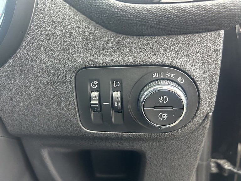 2021 Vauxhall Crossland 1.2 Turbo 130 SE Nav Premium SUV Petrol Manual