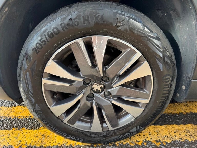 Peugeot 2008 1.2 PureTech Allure SUV 5dr Petrol Manual Euro 6 (82 ps)