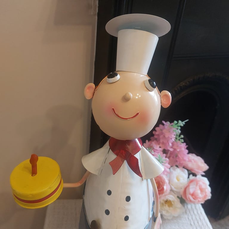 Novelty Metal Chef Baker Kitchen Or Garden Ornament 