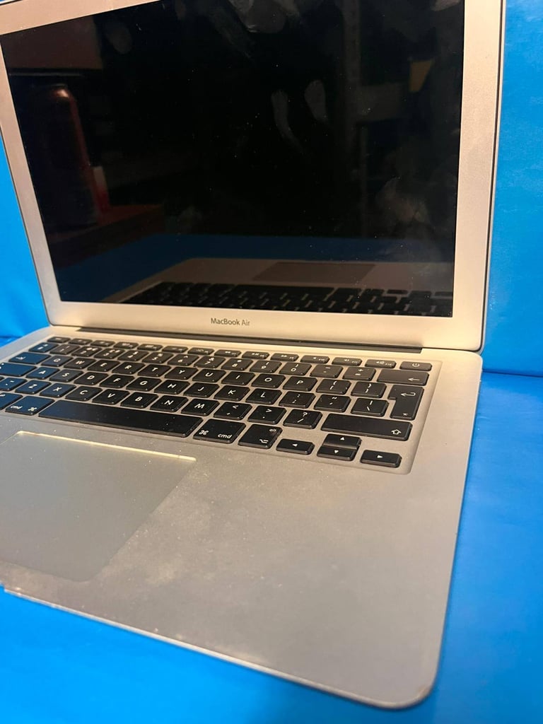 [Broken selling for spares and repairs] apple macbook air 