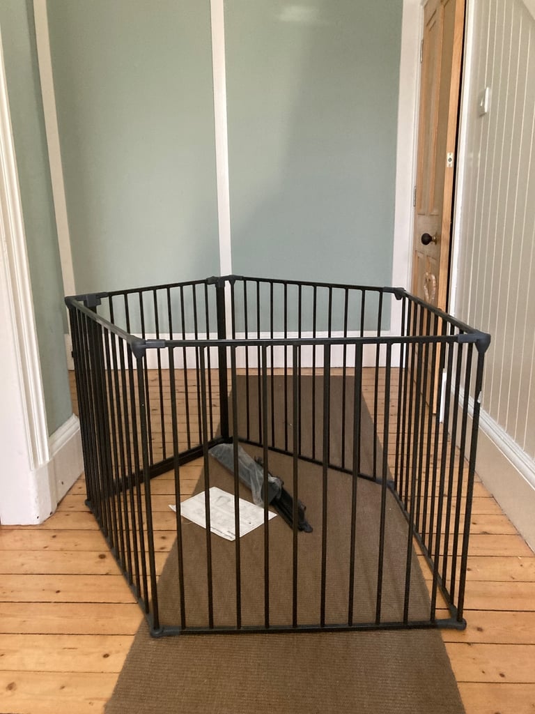 Pet Pen/ room divider