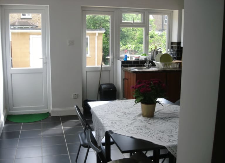 image for Spacious 6-Bedroom House | Furnished | Fitted Kitchen | Parking | St. Andrew's Road, Plaistow - E13