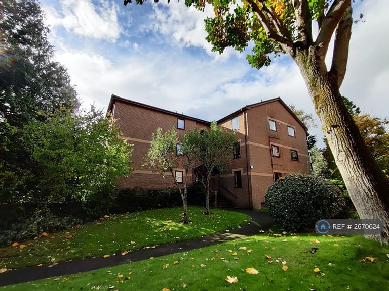 image for 2 bedroom flat in The Charltons, Bournemouth, BH2 (2 bed) (#2670624)