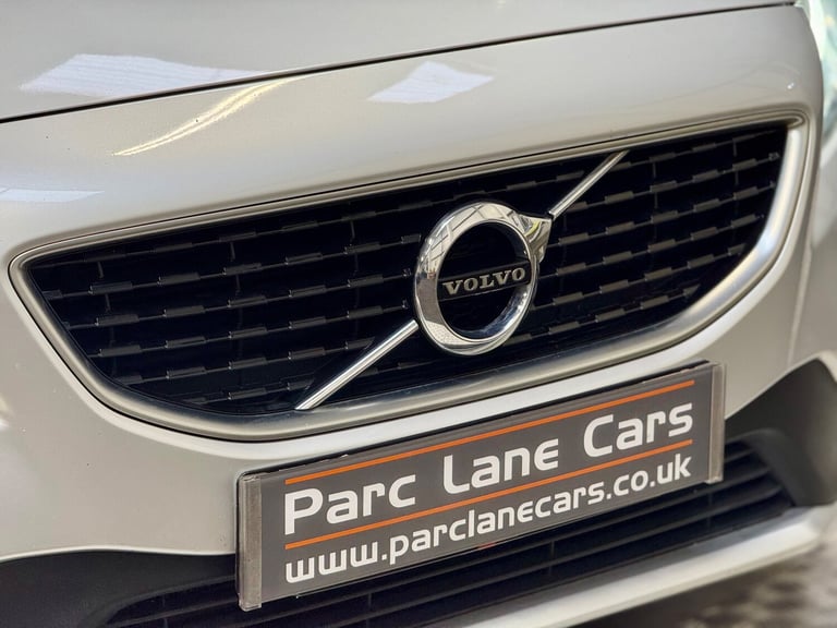 2016 Volvo V40 2.0 D2 R-Design Nav Plus Hatchback 5dr Diesel - 20 POUNDS ROAD