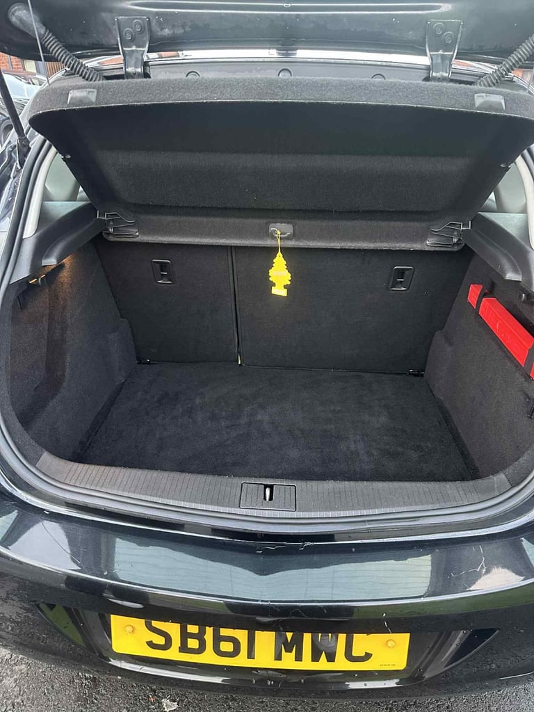 Vauxhall, ASTRA, Hatchback, 2011, Manual, 1398 (cc), 5 doors