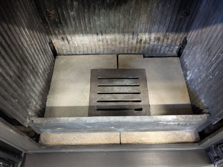 Saltfire Stoves, Peanut 5, Tall. 5.0kw wood stove, excellent condition!