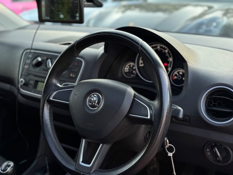 SKODA CITIGO 1.0 MPI GREEN TECH ELEGANCE, £20 TAX + SUNROOF + APPLE CAR PLAY WOW