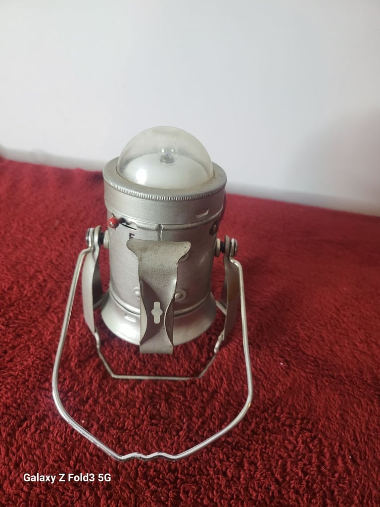 Vintage Unique Shape Iron Eveready Brand Battery Lamp , Collectible