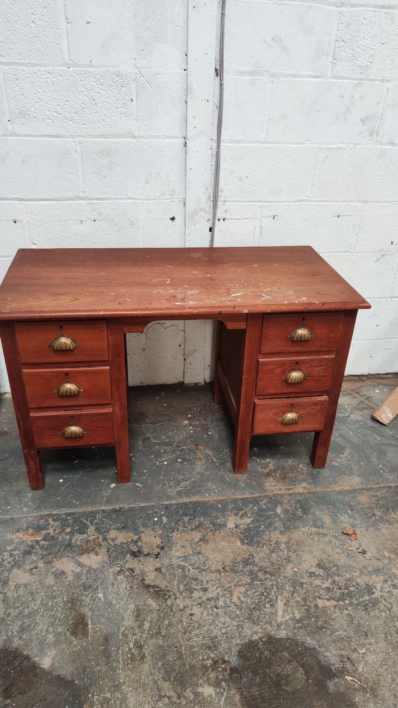 Solid wood dressing table