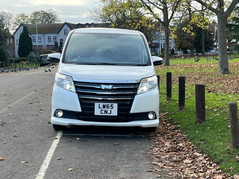 2015 Toyota Noah MPV Hybrid Electric  Automatic