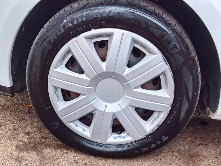 2009 Renault Clio 1.1 Clio Expression 16v 5dr Hatchback Petrol Manual