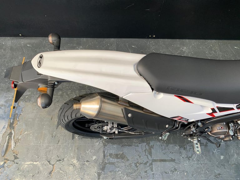 RIEJU MRT 125 cc 2025 VERY LOW MILEAGE HPI CLEAR 125cc SUPERMOTO 339 MILES!!