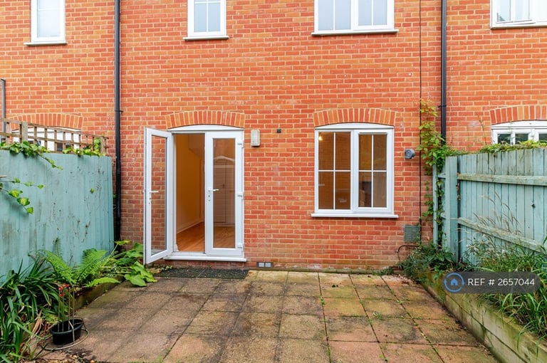 3 bedroom house in Saddlers Close, Fordingbridge, SP6 (3 bed) (#2657044)