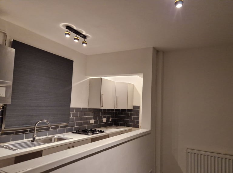 House to let in Bradford BD7 