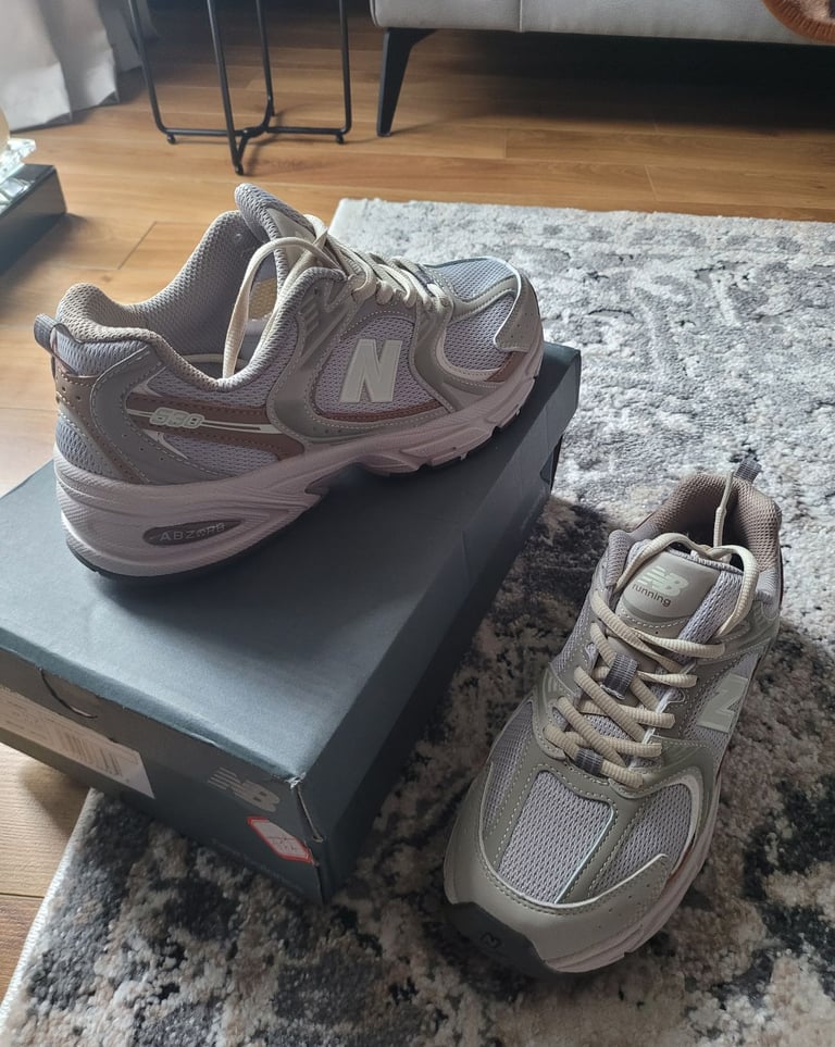 image for New Balance trainers size 7.5