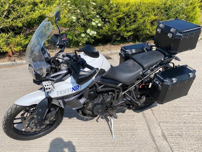 2016 16 TRIUMPH TIGER 800 XRT WHITE ENDURO FULL ADVENTURE LUGGAGE TOURER