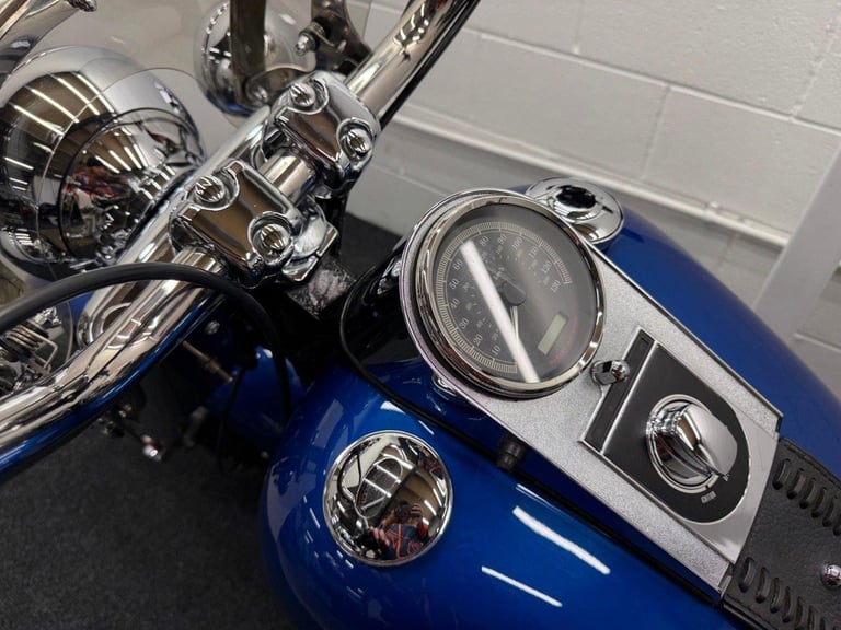 HARLEY-DAVIDSON FLSTF FAT BOY 1584 ** Vance and Hines - Keyless Start **