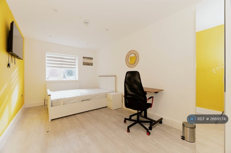 image for 1 bedroom in Westfield Road, Cheam, Sutton, SM1 (#2669574)