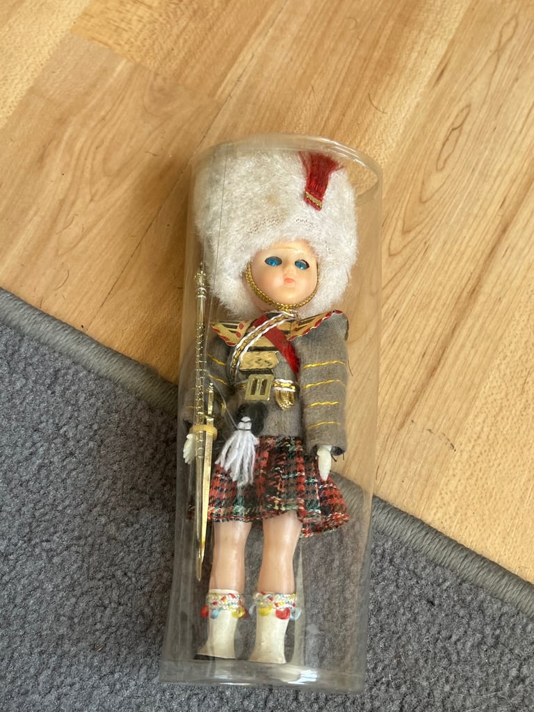 Vintage souvenir dolls 