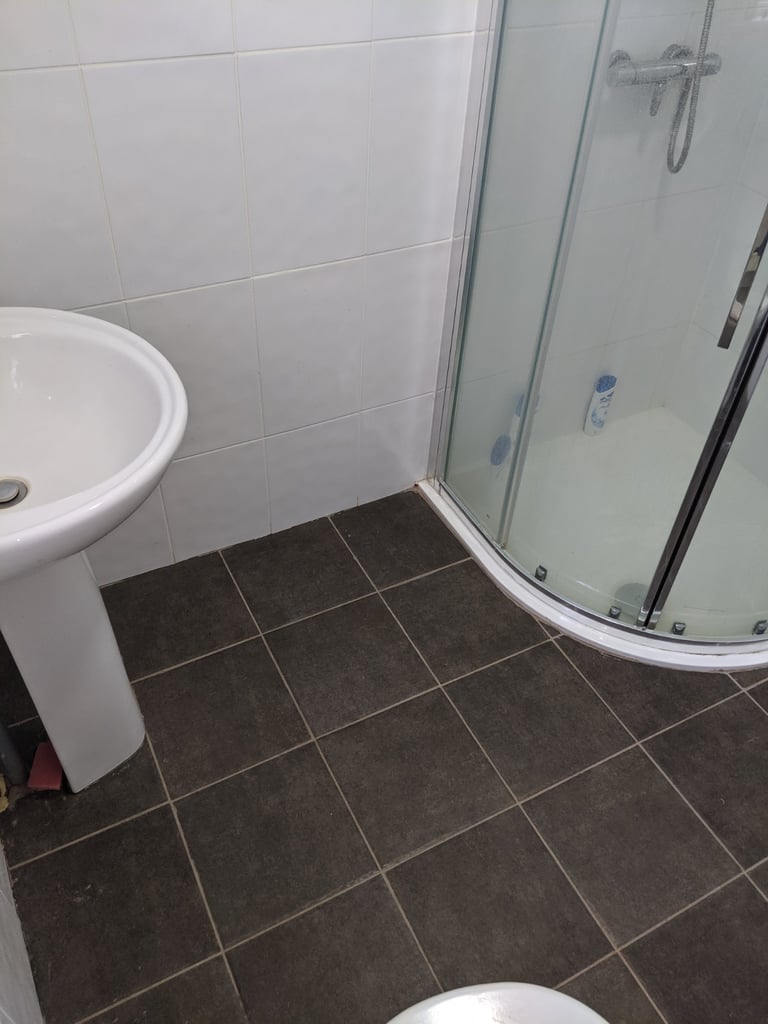 5 bedroom house in Beautiful Shared Accommodation â Ensuite Double Rooms Available in Ilford, Redbri