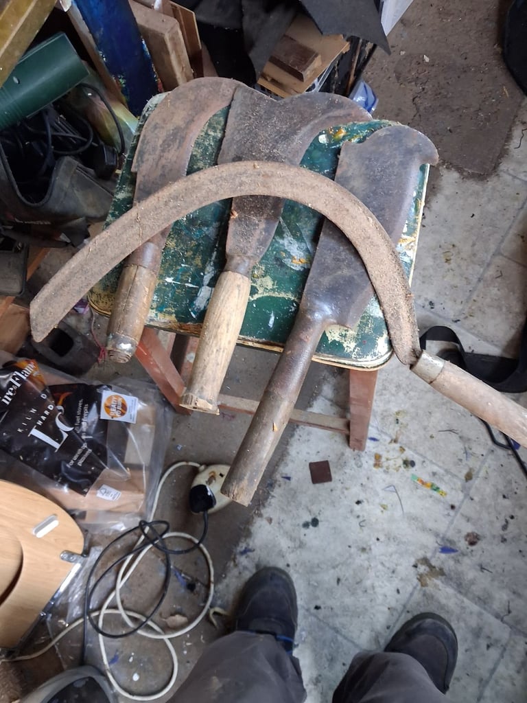 Billhooks and scythe 
