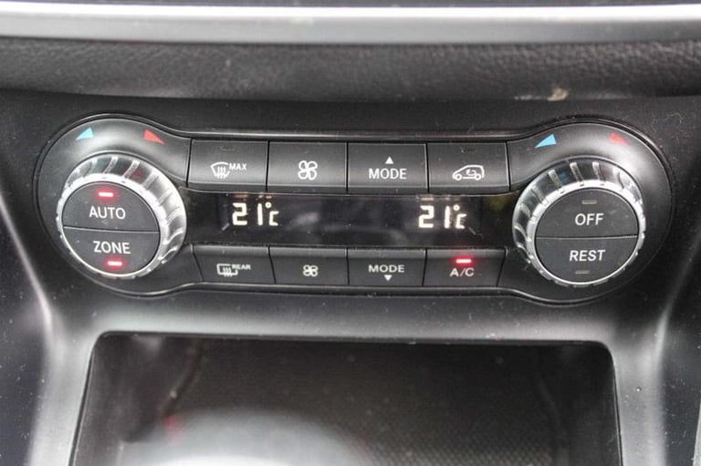 2014 Mercedes-Benz CLA CLA 180 Sport 4dr Manual Saloon Petrol Manual