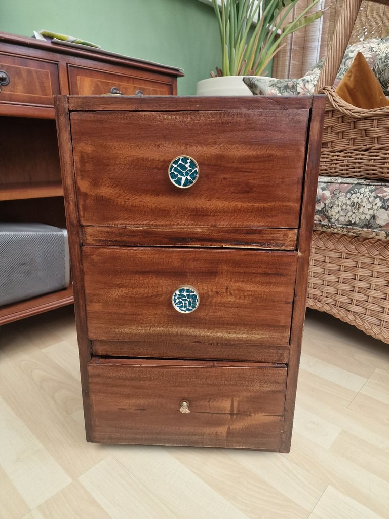 image for Small set of drawers 