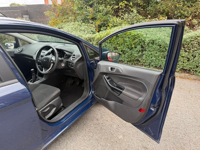 2014 Ford Fiesta 1.25 Style 5dr HATCHBACK PETROL Manual