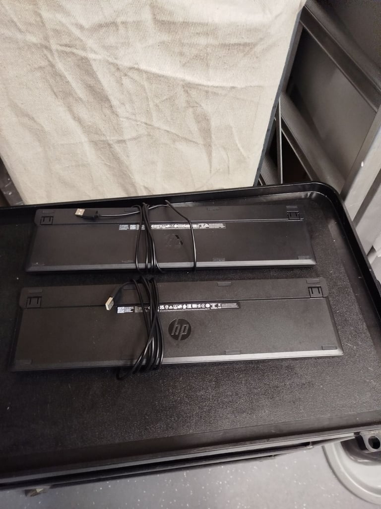 2 X HP wired  desktop 320K Keyboard with NUMERIC Wired USB Black QWERTY