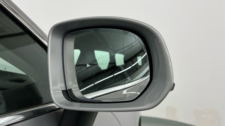 2023 Volvo XC60 2.0 T6 [350] RC PHEV Core Bright 5dr AWD Gtron ESTATE PETROL/ELECTRIC Automatic